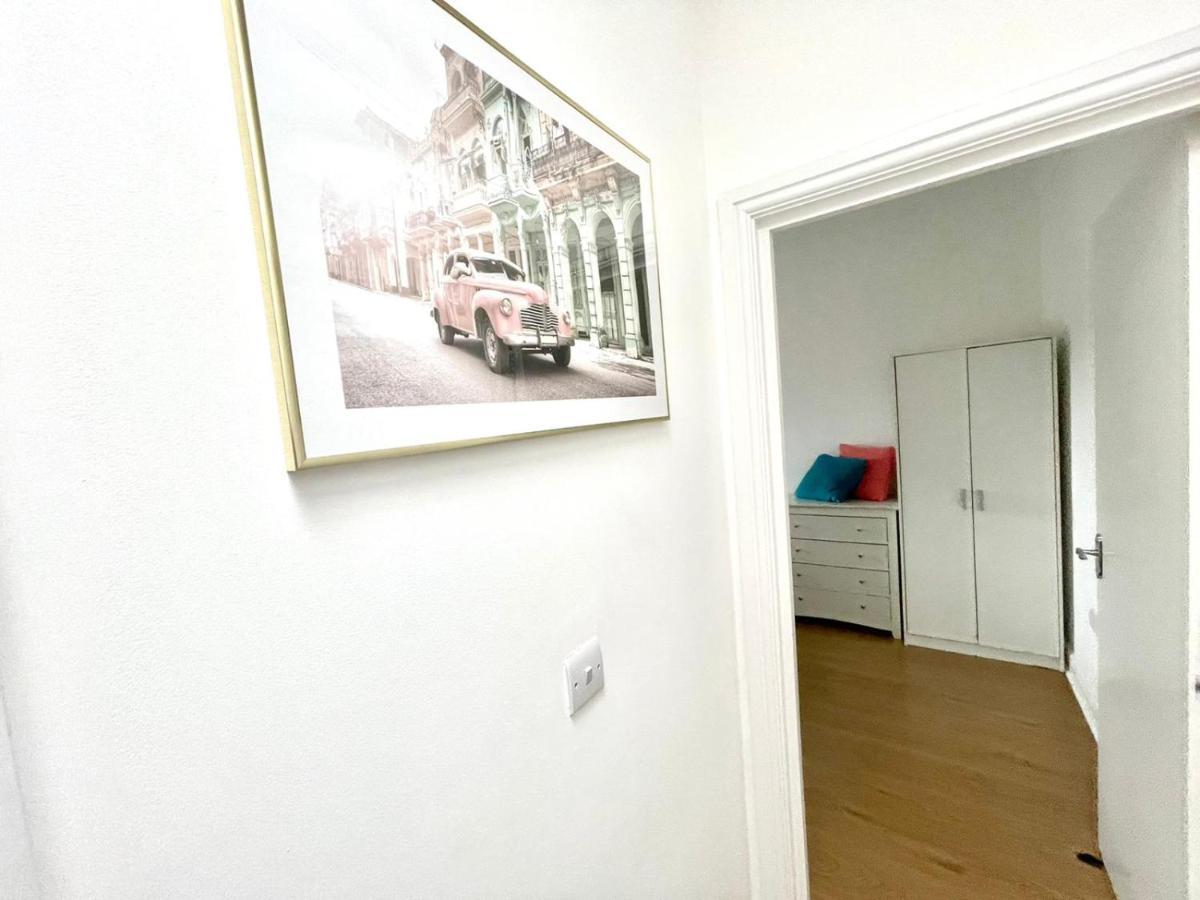 Koala & Tree - 2 Bedroom In City Centre - Short Lets & Serviced Accommodation Cambridge Exterior foto