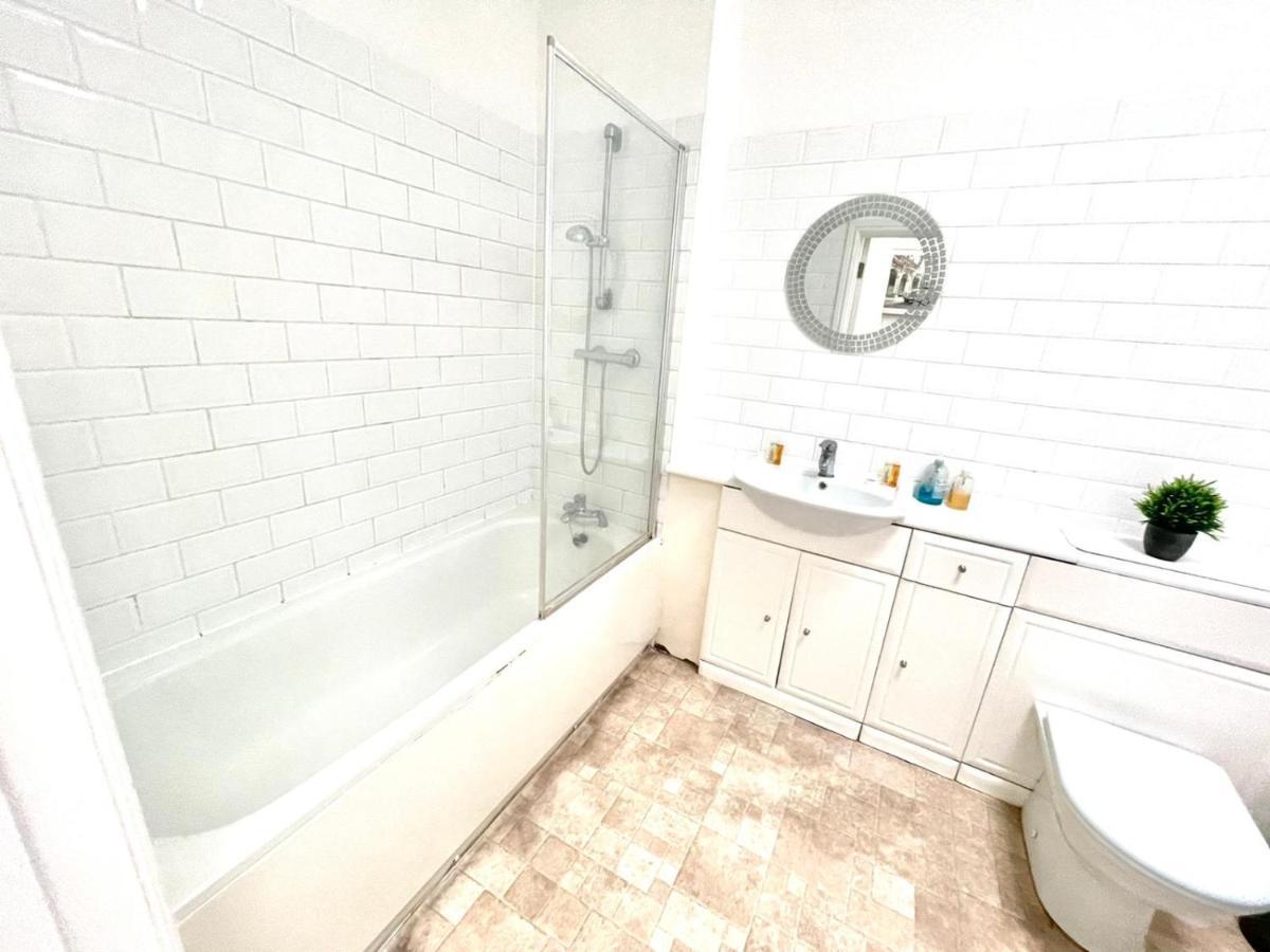 Koala & Tree - 2 Bedroom In City Centre - Short Lets & Serviced Accommodation Cambridge Exterior foto
